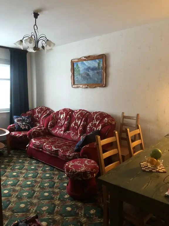 Кировск: Квартира трехкомнатная Кирова 54