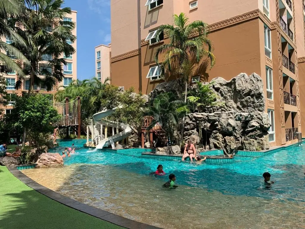 Паттайя: Atlantis Condo Resort Jomtien Beach