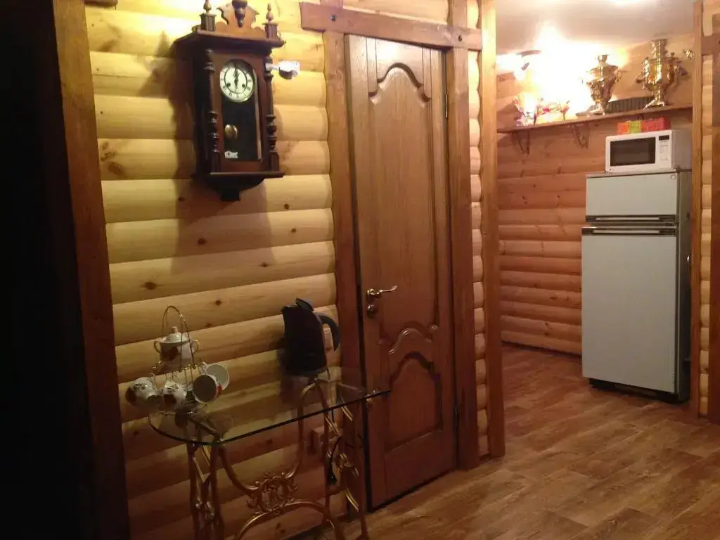 Суздаль: Dom u Reki