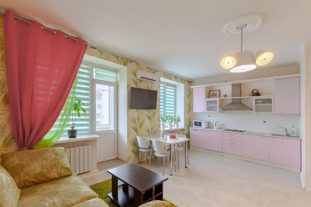 Самара: Квартира с балконом в историческом центре рядом с набережной