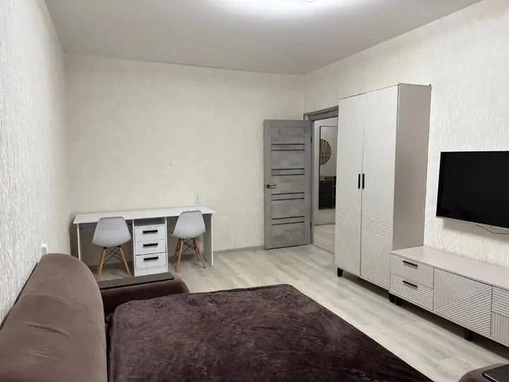 Надым: Nadym House (Надым Хаус) на набережной Оруджева 50