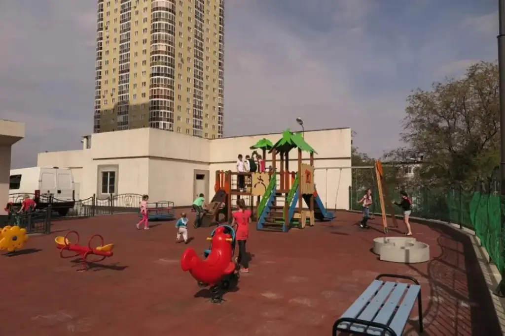 Екатеринбург: Апартаменты на улице Братская 27 корпус 3