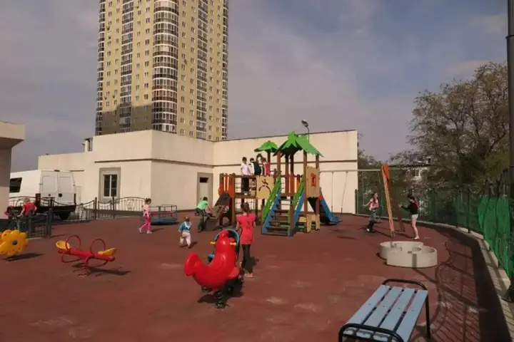 Екатеринбург: Апартаменты на улице Братская 27 корпус 3