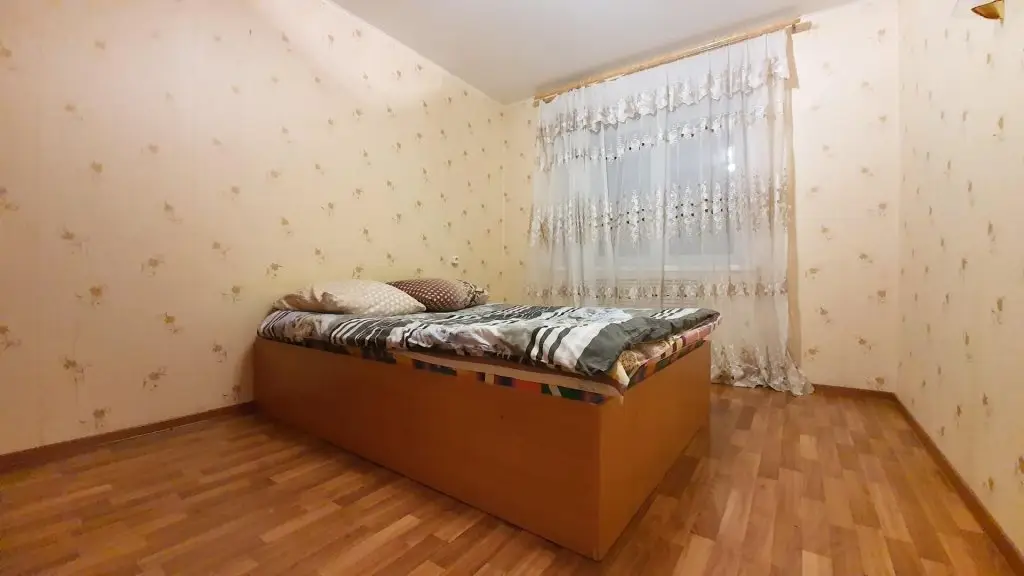 Владимир: По суткам 33 на проспекте Строителей 15Д