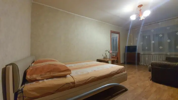 Владимир: По суткам 33 на улице Горького 77