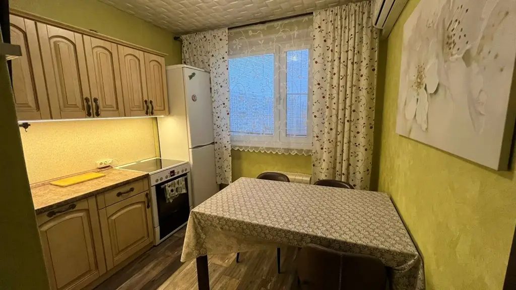 Москва: Квартира 2-х комнатная Осенний бульвар