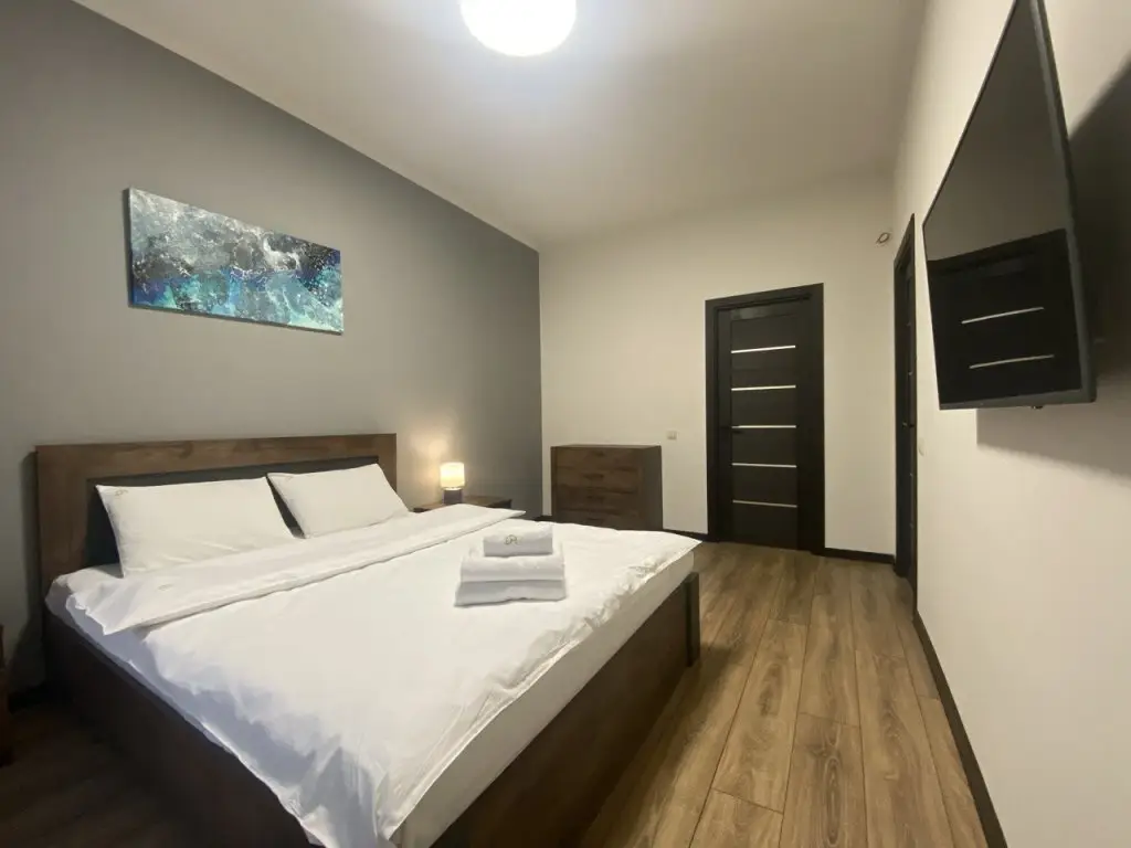 Апартаменты 2-комнатные HomeApart Захарова, 24 — фото 1