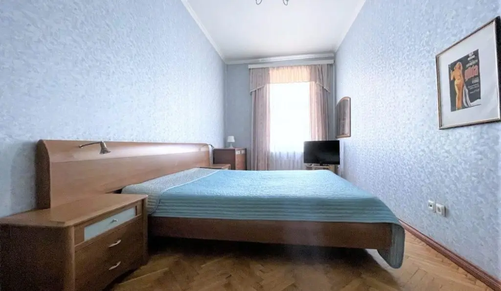 Санкт-Петербург: СуткиСпб на улице Восстания 26