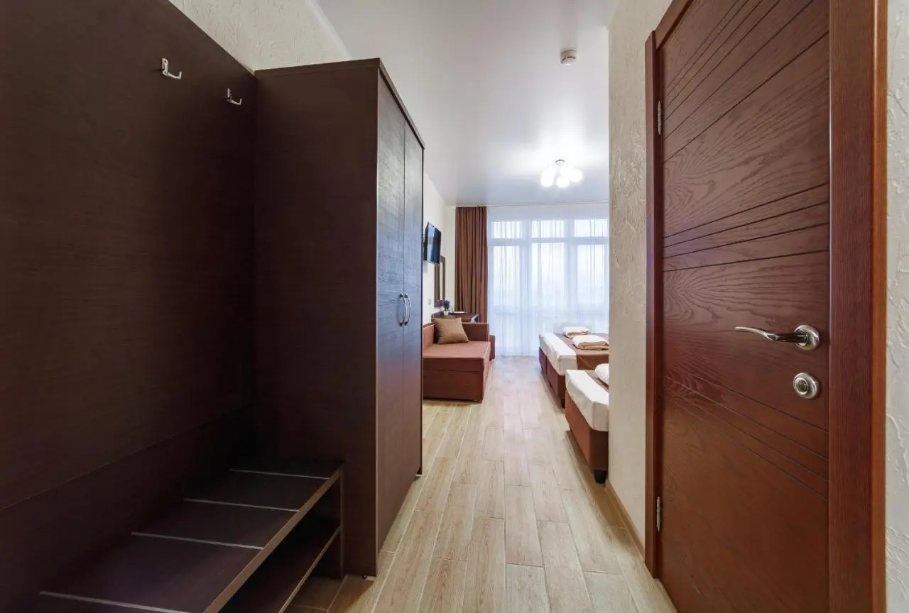Витязево: Leonsia Family Hotel