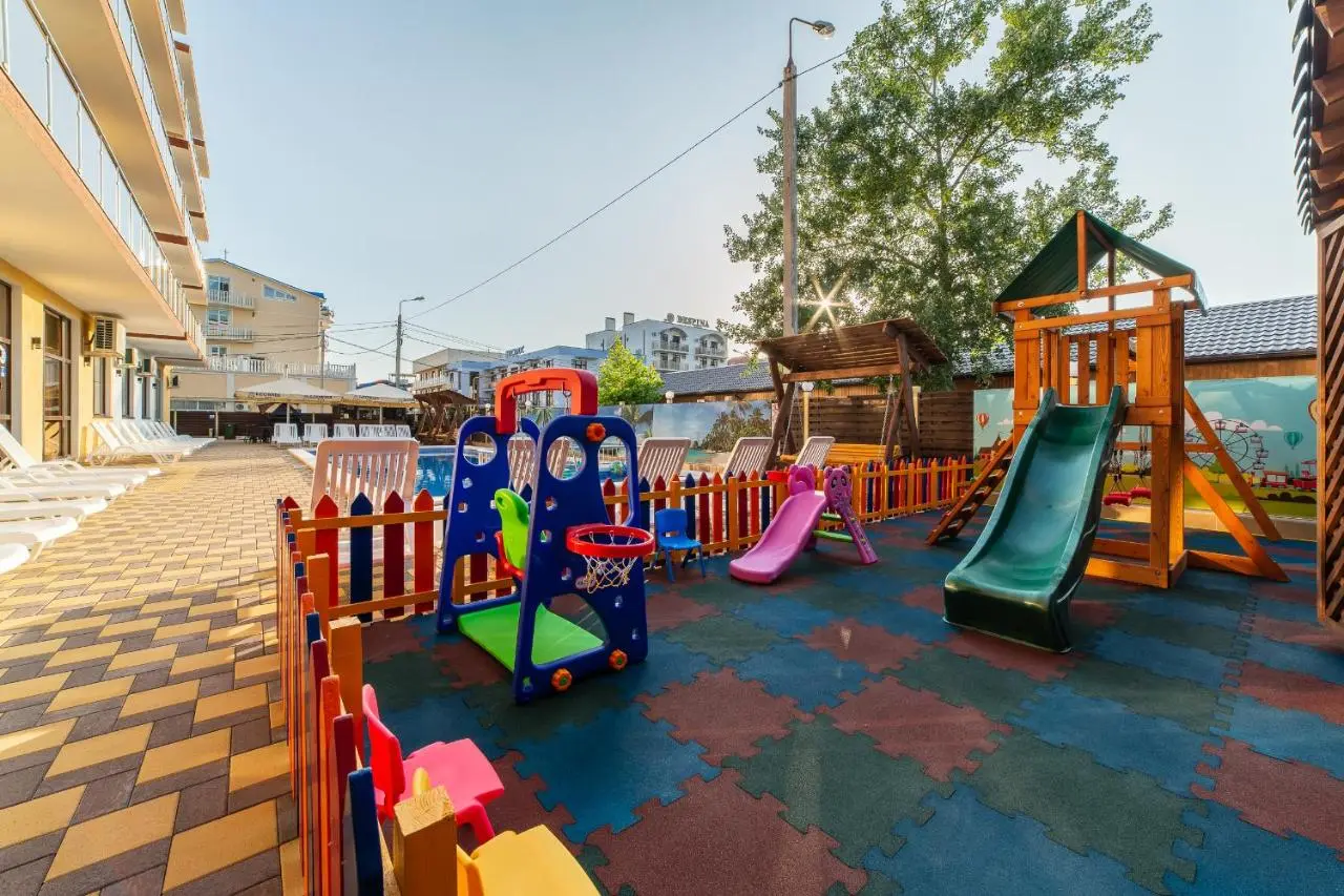 Витязево: Leonsia Family Hotel
