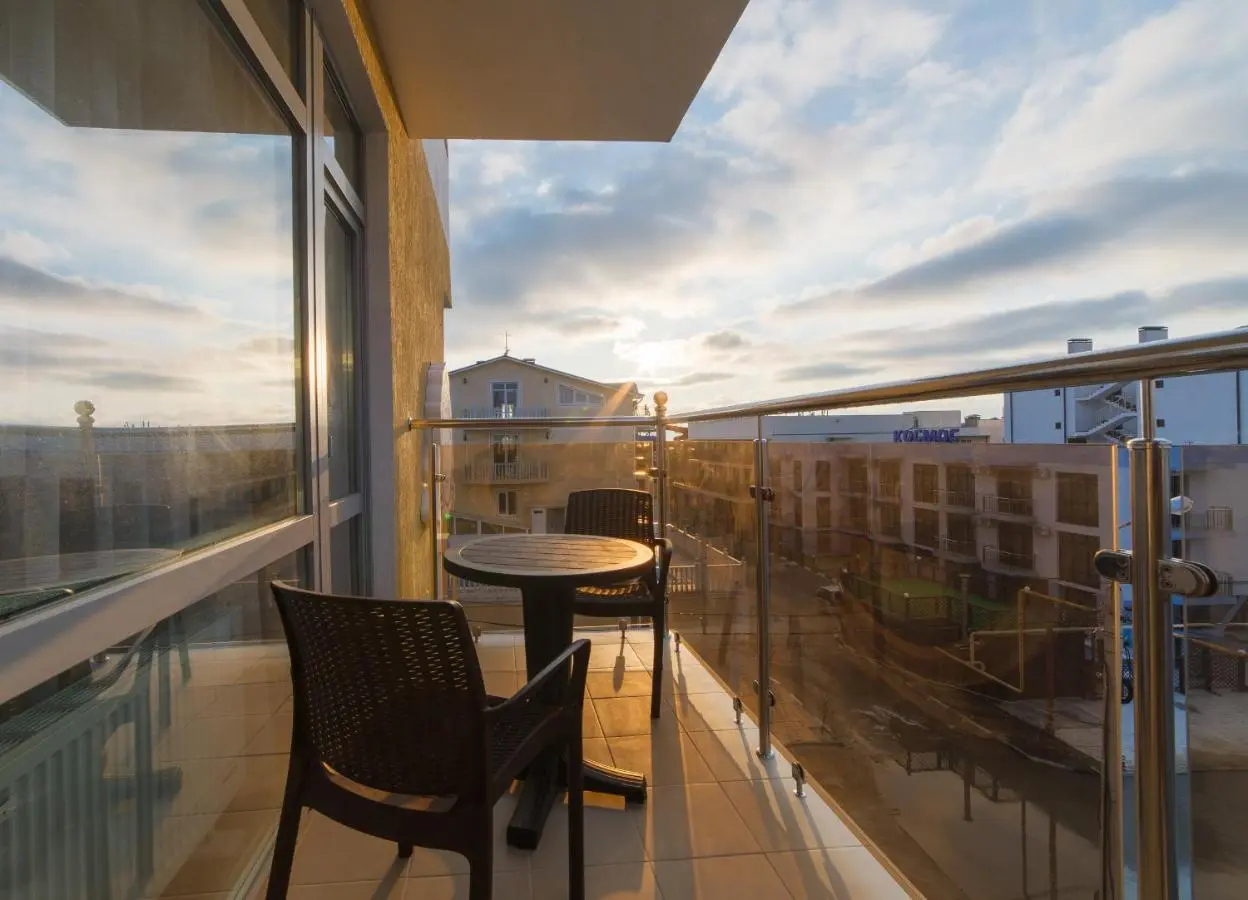 Витязево: Leonsia Family Hotel
