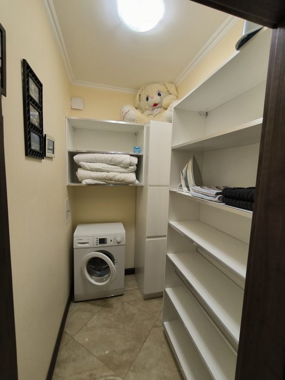 Калининград: Апартаменты на 8-м этаже в центре, 70 кв. м.