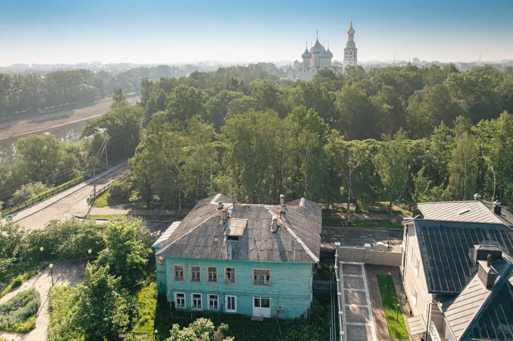 Вологда: Квартира Зелёный дом на набережной вблизи Кремля