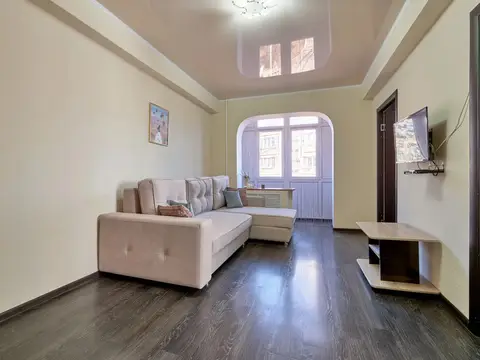 Квартира Трешка на Крутой — фото 1