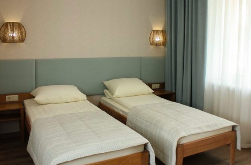 Евпатория: Sea Land Hotel