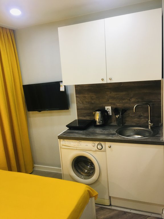 Краснодар: Zheltaya Studiya Na Bryanskoy Apartments