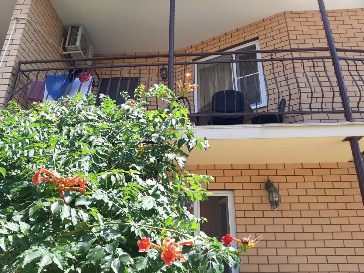 Пересыпь: Guest house Raiskiy Ugolok