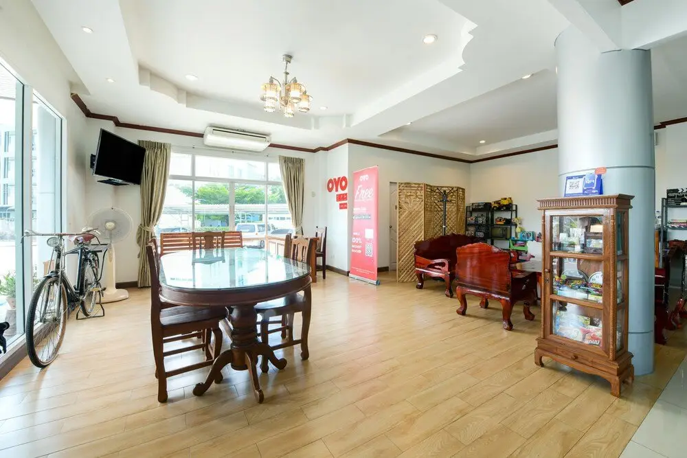 Сирача: Mae Saeng Place by OYO Rooms
