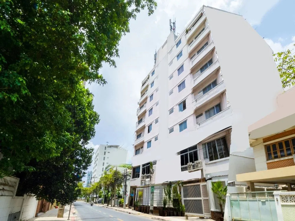 Boon’s Residence (sathorn) by OYO Rooms — фото 1
