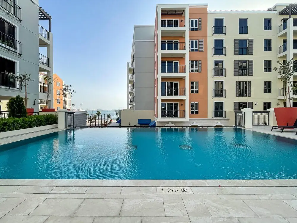Дубай: 2 BR La Cote Port De La Mer Jumeirah