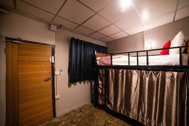 Бангкок: Lemon Siam Hostel by OYO Rooms