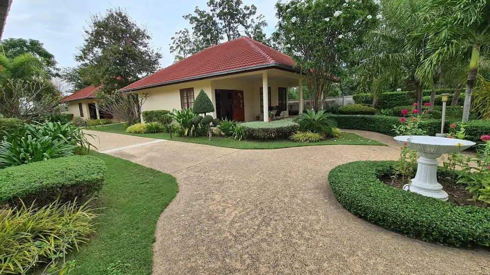Чаам: Welcome to our Oasis The Beautiful Bungalow Green