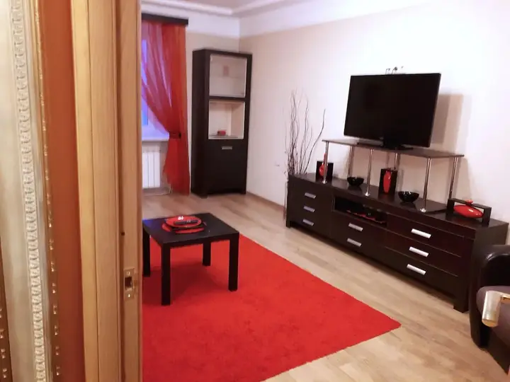 Санкт-Петербург: Sutkiarenda on Morskaya Naberezhnaya 19