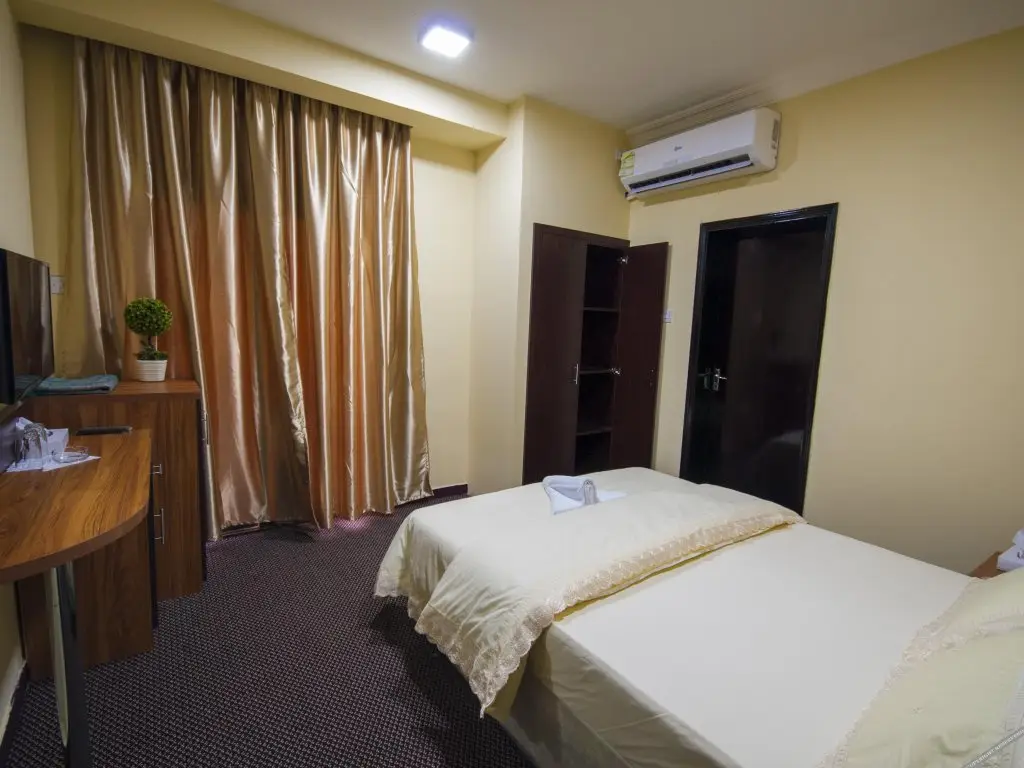 Дубай: Central Paris Hotel