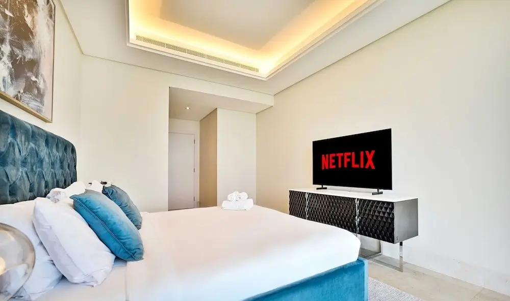 Дубай: LUX The Elegant Palm Beach Suite