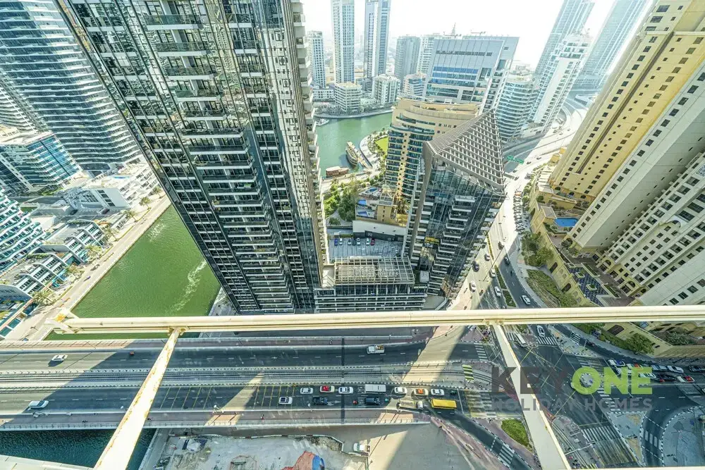 Дубай: Spectacular 3BR Suite with Marina View