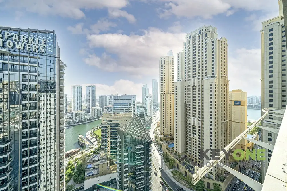 Дубай: Spectacular 3BR Suite with Marina View