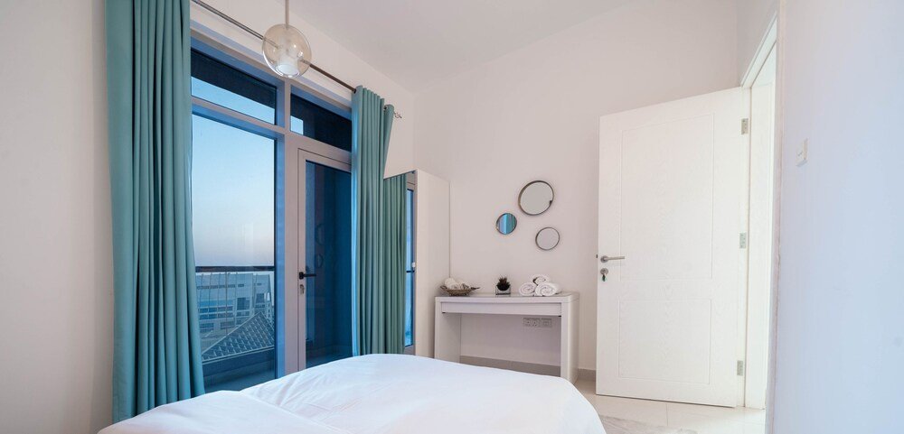 Magnificent 2BR Suite with Marina View — фото 1