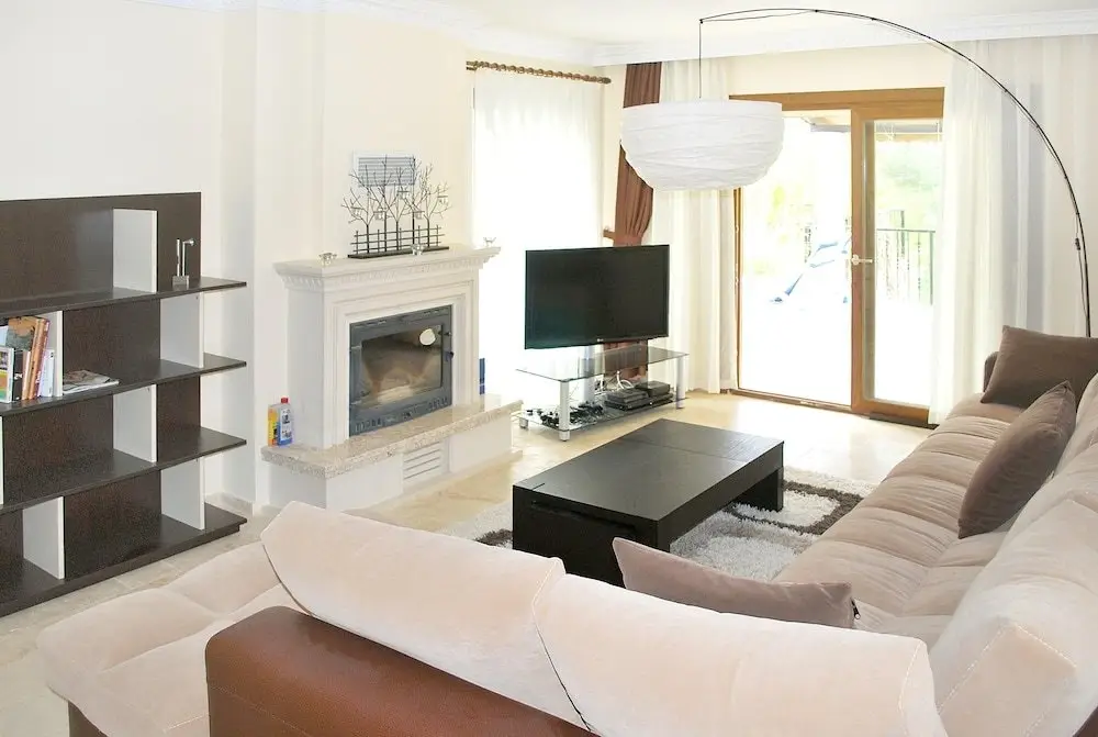 House With 4 Bedrooms in Kuşadası, With Private Pool and Enclosed Garden - 2 km From the Beach — фото 1