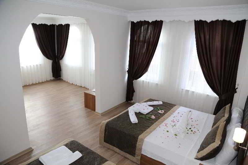 Бююкчекмедже: Diamond City Hotels & Resorts