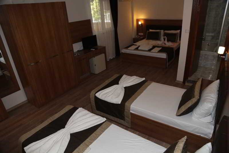 Бююкчекмедже: Diamond City Hotels & Resorts