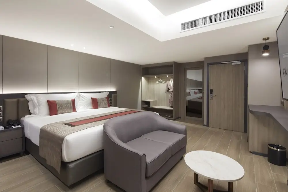 Бангкок: Grace At Five by Grace Hotel Bangkok
