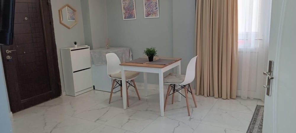 Аланья: Cozy Flat w Balcony 5 min to Beach in Alanya