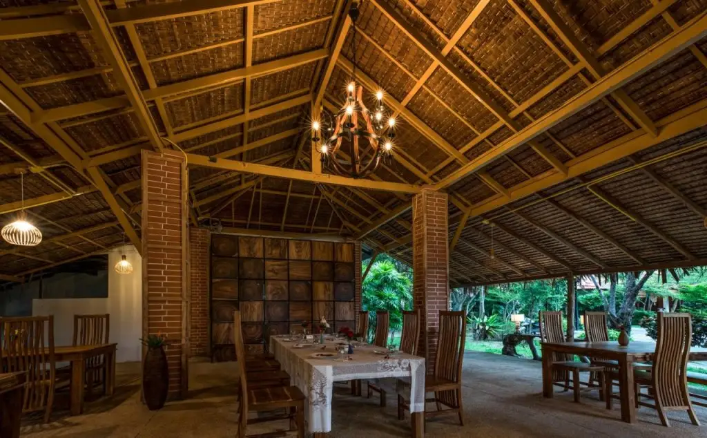 Муанг: Locals Villa Hotel