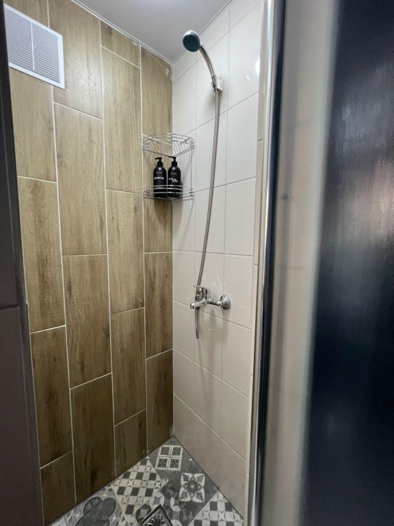 Пермь: Апартаменты на улице КИМ