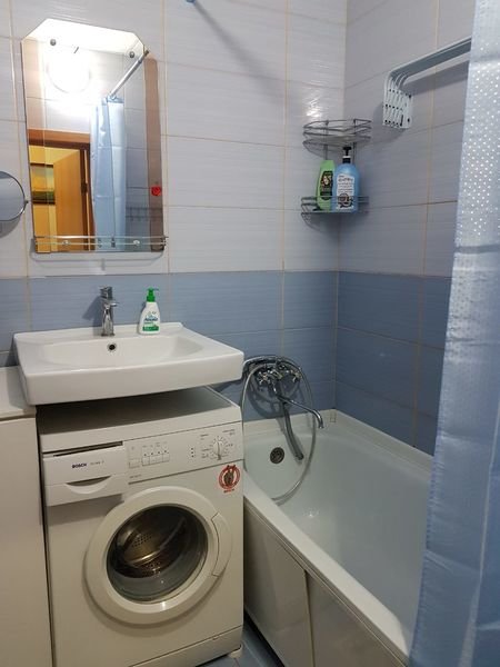 Новый Уренгой: Апартаменты мкр. Тундровый, д. 6