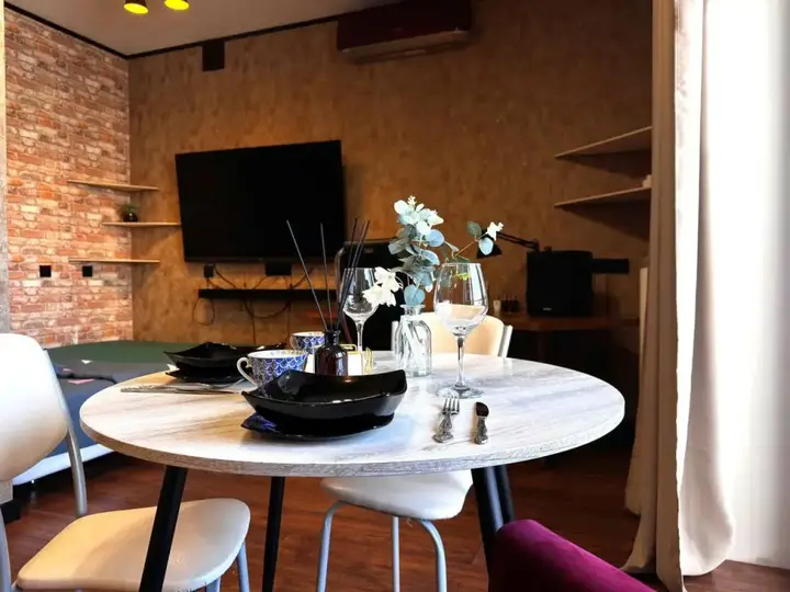 Новосибирск: Uiut Zhk Akademiia Flat