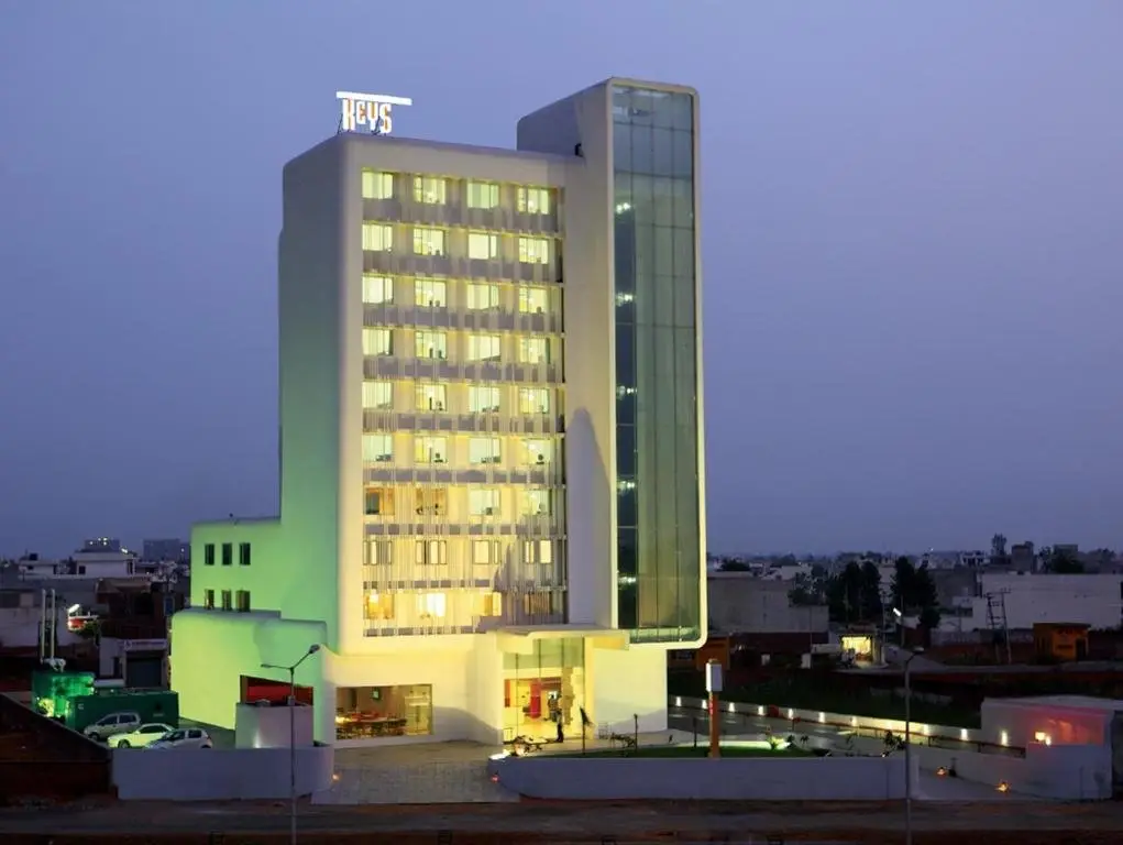 Keys Select by Lemon Tree Hotels, Ludhiana — фото 1