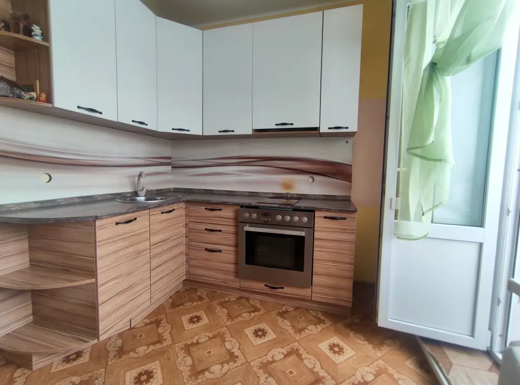 Ноябрьск: Квартира Рядом с Торговыми Центрами и Цгб