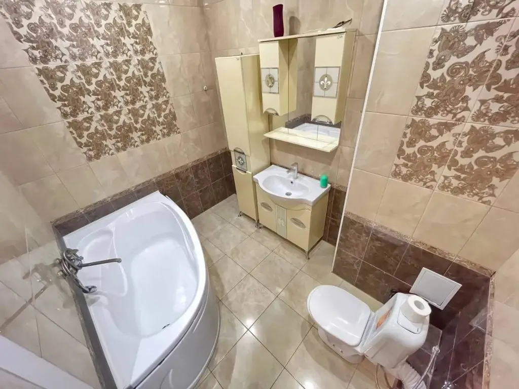 Атырау: Qazaq House (Казак Хаус) на улице Акжарма