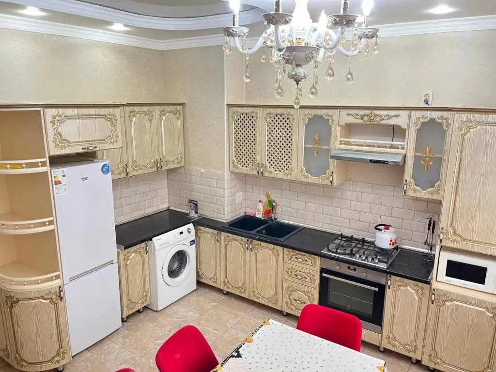 Атырау: Qazaq House (Казак Хаус) на улице Акжарма