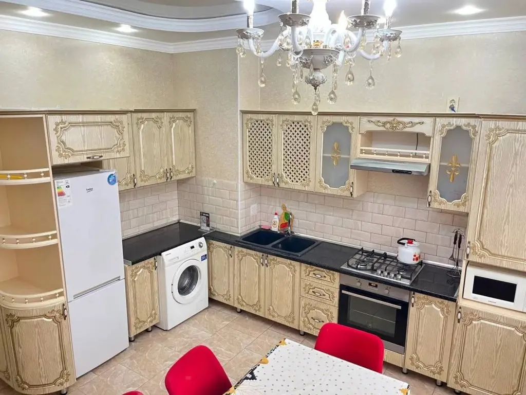 Атырау: Qazaq House (Казак Хаус) на улице Акжарма