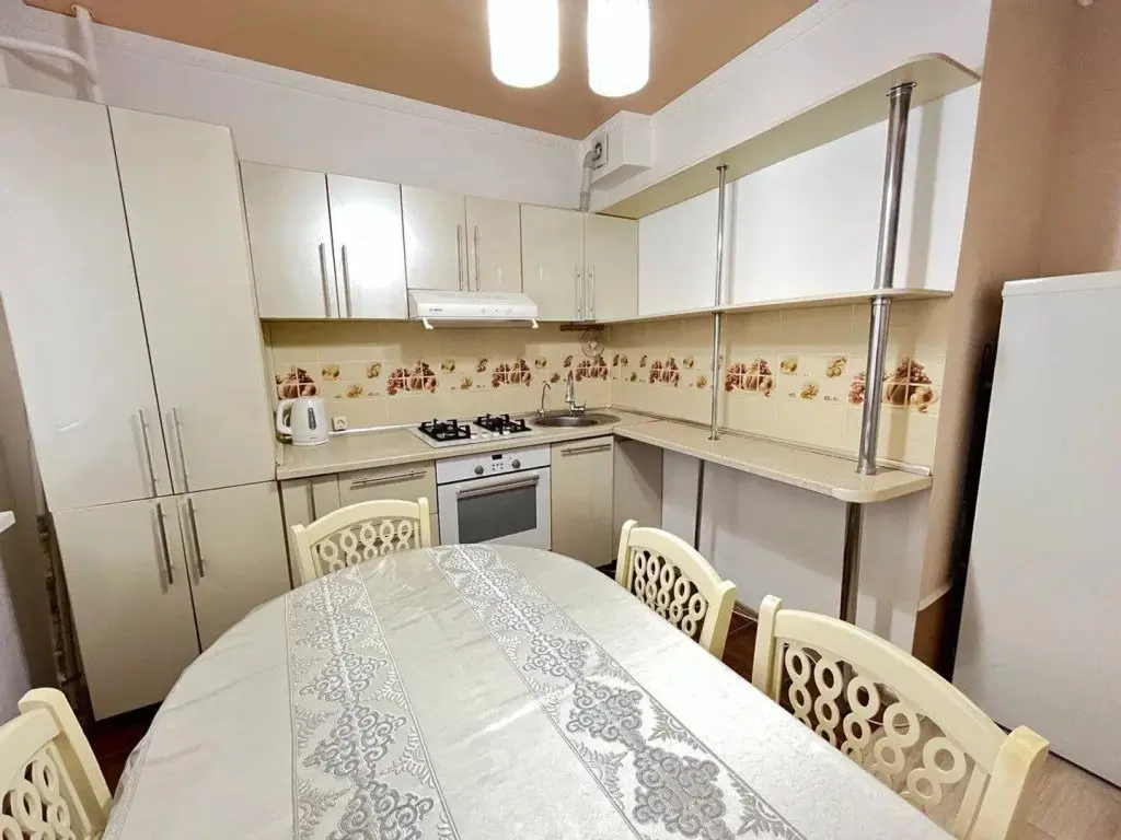 Атырау: Qazaq House (Казак Хаус) на улице Академика Бинеша Жарбосынова 85