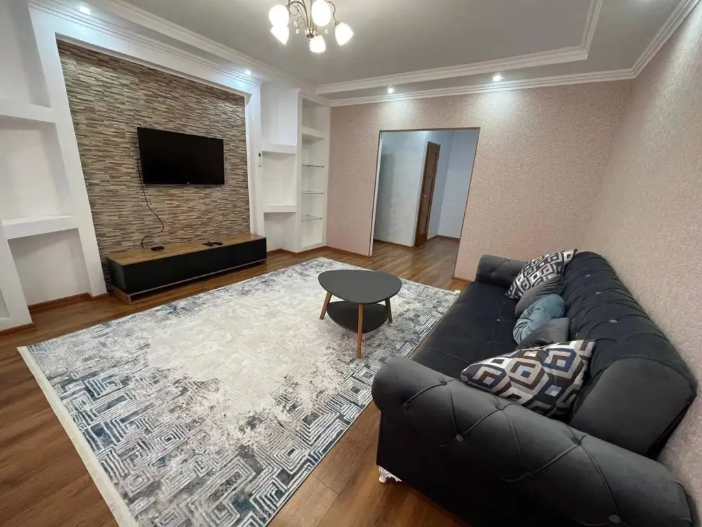 Атырау: Qazaq House (Казак Хаус) на улице Академика Бинеша Жарбосынова 71