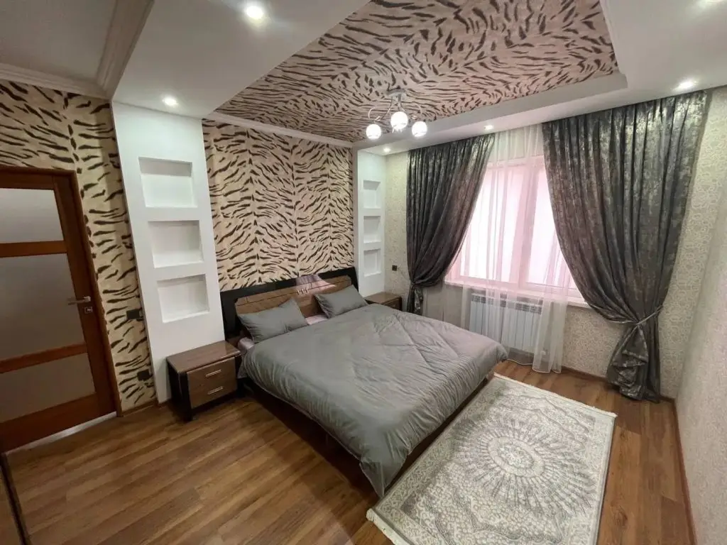 Атырау: Qazaq House (Казак Хаус) на улице Академика Бинеша Жарбосынова 71