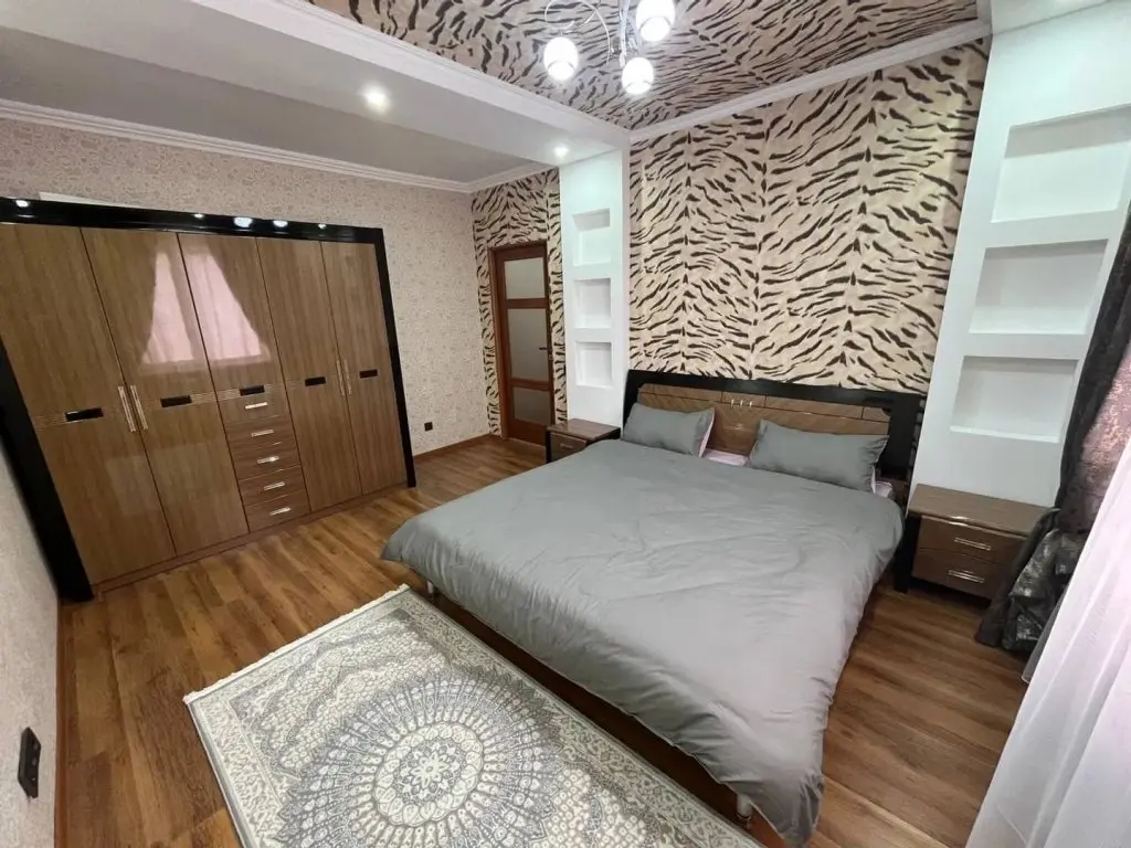 Атырау: Qazaq House (Казак Хаус) на улице Академика Бинеша Жарбосынова 71